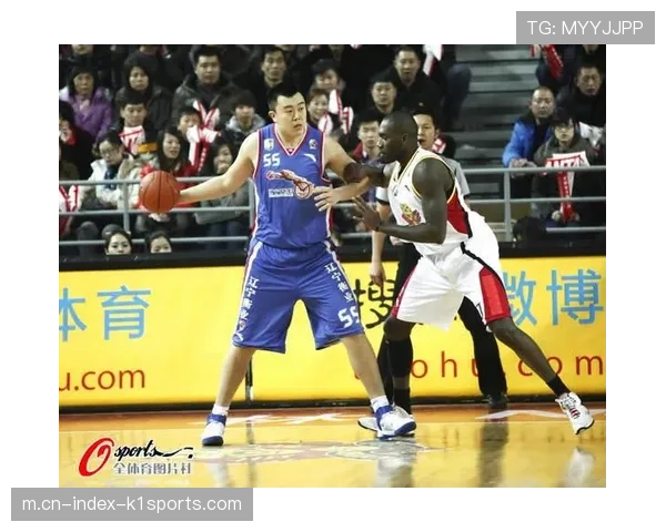 面对换防时大量使用点名战术 针对对方防守弱点进行单打